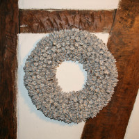 Dekokranz - Türkranz aus Bakuli-Früchten mit Ring zum aufhängen oder als Tischdekoration - dekorativer Kranz aus Naturmaterialien - handgefertigt (40cm, White Wash)