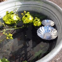 Bollweg Schwimm-Frosch klein Maße 9cm x 10cm in grün/glänzend aus Glas
