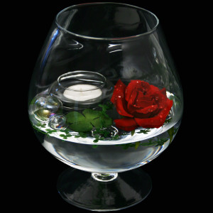 Deko-Glas Cognacglas klein Höhe 19cm Ø 10cm mit Dekoration Rose rot
